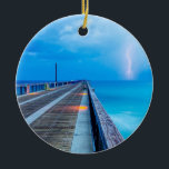 Décoration En Céramique Ligne de Navarre Beach<br><div class="desc">Une autre tempête de foudre surplombe le golfe du Mexique, l'océan Atlantique. J'ai bravé une promenade sur le Navarre Beach Fishing Pier pour capturer un peu de la foudre et voici un de mes clichés de chance. Vous recherchez plus d'impressions ou de produits ? N'hésitez pas à visiter mon magasin...</div>