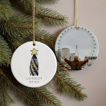 Décoration En Céramique London Gherkin Tower Retro Christmas Tree Photo<br><div class="desc">L'ornement fantasque d'un arbre de Noël avec l'emblématique bâtiment de Gherkine à Londres,  habillé en illustration rétro d'un arbre de Noël. Transformez-le et ajoutez votre photo préférée de votre voyage à Londres comme moment spécial ! Art original et design par Annie Montgomery Design.</div>