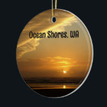 Décoration En Céramique Magnifique Ocean Shores Beach Sunset Photo<br><div class="desc">Ce magnifique ornement montre une photo spectaculaire et colorée du coucher de soleil prise d'une plage paisible à Ocean Shores,  Washington. Des couches de nuages donnent l'impression d'un tableau abstrait.</div>