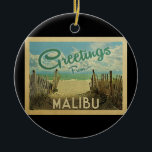 Décoration En Céramique Malibu Beach Vintage voyage<br><div class="desc">Ce design de carte postale vintage Greutings From Malibu comprend une plage de sable avec une belle eau turquoise de l'océan et au-dessus de la mer,  un ciel bleu avec des nuages blancs baignés. Dans un style de voyage vintage.</div>