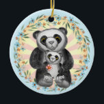 Décoration En Céramique Maman Panda Bear nom personnalisé<br><div class="desc">Maman Panda Bear Amour nom personnalisé ornement par ArtMuvz Illustration. assorties vêtements maman, t-shirts maman, cadeaux de jour de la mère pour femme, Mère, grand-mère. T-shirt de maman, cadeau d'anniversaire et vêtements de croix. Pour personnaliser cliquez sur "personnaliser ce modèle" puis modifiez les champs fournis pour votre cadeau personnalisé. Vous...</div>
