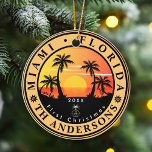 Décoration En Céramique Miami Beach Floride Retro Sunset Palm Tree 80s<br><div class="desc">Miami Beach Florida Vintage 60s Souvenirs. Miami Beach Floride - Retro Tropical Palm Tree 60s Souvenirs design Vintage fait un grand cadeau de Noël ou d'anniversaire pour les fans de Miami Beach plage. Le design rétro de l'ambiance estivale est un cadeau parfait pour les amateurs de voyage et de destination...</div>
