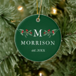 Décoration En Céramique Monogramme Aquarelle Holly Berries PHOTO RETOUR Ve<br><div class="desc">Elégante aquarelle Hollie Berries et verdure Monogramme Mariage Photo Nouveau mariage Ornement de Noël - Vert</div>