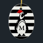 Décoration En Céramique Monogramme de pingouin noir et blanc et rayures<br><div class="desc">Bandes horizontales noires et blanches avec design de pingouin sur des ornements de Noël uniques. Personnalisé avec initial.</div>