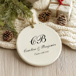 Décoration En Céramique Monogramme noir et blanc élégant intemporel<br><div class="desc">Ajoutez une touche d'élégance intemporelle à votre décor de vacances avec cet ornement en céramique monogramme en noir et blanc, parfait pour célébrer des moments spéciaux et créer des cadeaux personnalisés ; avec un monogramme classique sur un design noir et blanc audacieux, cet ornement fait un cadeau réfléchi pour les...</div>