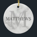 Décoration En Céramique Monogramme personnalisé et apparence de marbre de<br><div class="desc">Monogramme personnalisé et cadeau de nom caractéristiques personnalisées nom en gris et monogramme en gris clair comme arrière - plan,  dans le style de police serif classique,  sur le marbre blanc look arrière - plan. Idéal pour des vacances,  des réunions de famille et des occasions spéciales.</div>