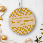 Décoration En Céramique Noël Retro Jaune Personnalisé<br><div class="desc">Commémorez votre premier Noël en famille avec cet élégant ornement en céramique personnalisée, avec un design rétro en damier jaune moutarde. Customisez-le avec votre nom de famille pour un souvenir unique qui célèbre vos vacances ensemble. Le motif jaune audacieux et le style vintage font de cet ornement un complément tendance...</div>
