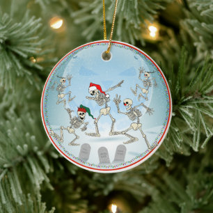 Décoration En Céramique Os de Noël dans un cimetière de neige clair de lun