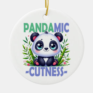 Décoration En Céramique Pandamic Cuteness Pun. Caricature du bébé Panda