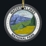 Décoration En Céramique Parc national des Lacs-Waterton Badge Canada<br><div class="desc">Design vectoriel du parc national des Lacs-Waterton. Le Parc est connu pour sa chaîne de lacs,  dont les grands lacs Upper et Middle Waterton,  bordés par les Rocheuses.</div>
