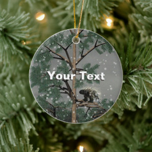 Décoration En Céramique Porcupine Dans Un Pin