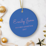 Décoration En Céramique Premier bébé de Noël personnalisé Nom photo Bleu<br><div class="desc">Célébrez le premier Noël de votre bébé avec ce charmant ornement personnalisé en céramique. Le côté du nom est composé d'un arrière - plan bleu mou avec un joli script rose, tandis que l'autre côté présente une photo chère. Cet adorable ornement est un parfait souvenir pour commémorer cette étape spéciale,...</div>