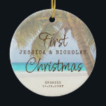 Décoration En Céramique Premier Noël Fiançailles de plage Palm Tree en cér<br><div class="desc">Garder l'ornement Fiançailles avec un palmier tropical à côté d'un littoral de sable bleu turquoise turquoise sur la côte est parfait pour le couple qui s'est engagé sur une plage ou planifie un mariage de destination.</div>