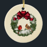 Décoration En Céramique Serre X-Mas et oiseaux<br><div class="desc">Un arrière - plan crème,  décoré d'une couronne de sapin recouverte de neige avec un grand arc en satin rouge,  et deux oiseaux mignons assis dessus. Accrochez-le sur votre arbre,  décorez-le avec un cadeau ou une couronne. Vous pouvez même le personnaliser en ajoutant votre propre texte !</div>