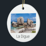 Décoration En Céramique Seychelles La Digue Anse Marron Beach Vintage<br><div class="desc">Seychelles La Digue Anse Marron design de plage pour les vacances. Seychelles dans l'océan Indien paysage île avec panorama de plage souvenir pour le voyage La Digue et Praslin. Seychelles Beach Artwork pour les vacanciers et routards Mahé. Seychelles Océan Indien Souvenir avec La Digue Beach et Anse Marron. Le paysage...</div>