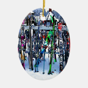 Décoration En Céramique Skis and Poles