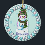 Décoration En Céramique Snowman Grand<br><div class="desc">L'ornement de Snowman Granny par ArtMuvz Illustration. assorti vêtements de bonhomme de neige, t-shirts, cadeaux de grand-mère. T-shirt de Noël, cadeaux de Noël et vêtements d'hiver. Pour personnaliser, ajoutez votre nom ou ajoutez du texte à la place. Customisez ce ornement de bonhomme de neige pour le rendre unique à vous...</div>