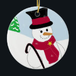 Décoration En Céramique Snowman souriant<br><div class="desc">Un mignon bonhomme de neige portant un casquette noir et tenant une canne,  une expression douce sur son visage.</div>