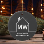 Décoration En Céramique Société immobilière Realtor gris personnalisé<br><div class="desc">Ce ornement de Noël personnalisé gris foncé est simple et subtil avec votre monogramme et nom de société immobilière en blanc. Il présente un cadre blanc minimaliste chic d'une maison. Cadeaux de marketing d'entreprise de l'immobilier moderne.</div>