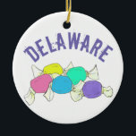 Décoration En Céramique State Pride Delaware Beach Salt Water Taffy<br><div class="desc">Faites preuve de fierté dans votre ville ou votre état d'origine ! L'ornement présente une illustration originale du délicieux taffy d'eau salée de la promenade de plage Delaware. Ce modèle alimentaire local est également disponible sur d'autres produits. D'autres états et villes sont également disponibles. Ne vois-tu pas ce que tu...</div>