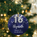 Décoration En Céramique Sweet 16 étoiles bleu marine en argent<br><div class="desc">Une couleur bleu marine arrière - plan avec des étoiles faux argent. La couleur bleue est inégale. Ajoutez votre nom,  texte.</div>
