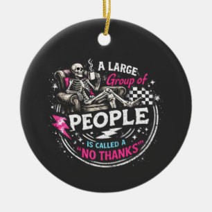 Décoration En Céramique Un grand groupe de personnes est appelé un non mer