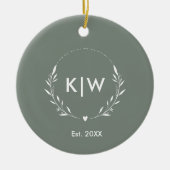 Décoration En Céramique Vert sauge et blanc | Monogramme initiales moderne (Devant)