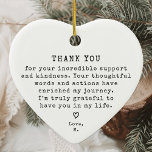 Décoration En Céramique Vintage personnalisé minimaliste Merci Noël<br><div class="desc">Express votre gratitude avec l'Ornement en céramique de Noël Vintage minimal personnalisé Merci. Cet ornement élégamment conçu est le cadeau parfait pour ceux qui ont eu un impact significatif dans votre vie, que ce soit en tant que conseiller d'orientation, collègue ou patron. Avec un style minimaliste vintage intemporel, il offre...</div>