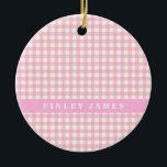 Décoration En Céramique Vintage rose et blanc En vichy Plaid Personnalisé<br><div class="desc">Cette décoration ronde et douce est composée d'un motif de rose et crème doux en vichy d'une bande pastel assortie de l'autre côté du centre. Personnalisé avec le nom de votre enfant, il s’agit d’un charmant gardien pour les premières vacances du bébé ou d’un cadeau réfléchi pour les nouveaux parents....</div>