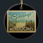 Décoration En Céramique Vintage voyage de plage Mendocino<br><div class="desc">Ce design de carte postale vintage de Mendocino comprend une plage de sable avec une belle eau turquoise de l'océan et au-dessus de la mer,  un ciel bleu avec des nuages blancs lustrés. Dans un style de voyage vintage.</div>