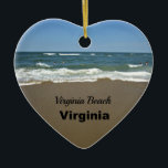 Décoration En Céramique Virginia Beach, Virginia<br><div class="desc">Scène de plage avec des vagues s'écrasant sur le sable et des mots : "Virginia Beach,  Virginia" Grand souvenir de vos vacances à Virginia Beach!</div>