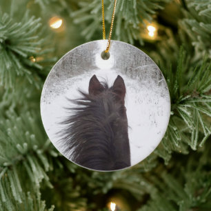 Décoration En Céramique Vue de traîneau de cheval noir, route enneigée bor