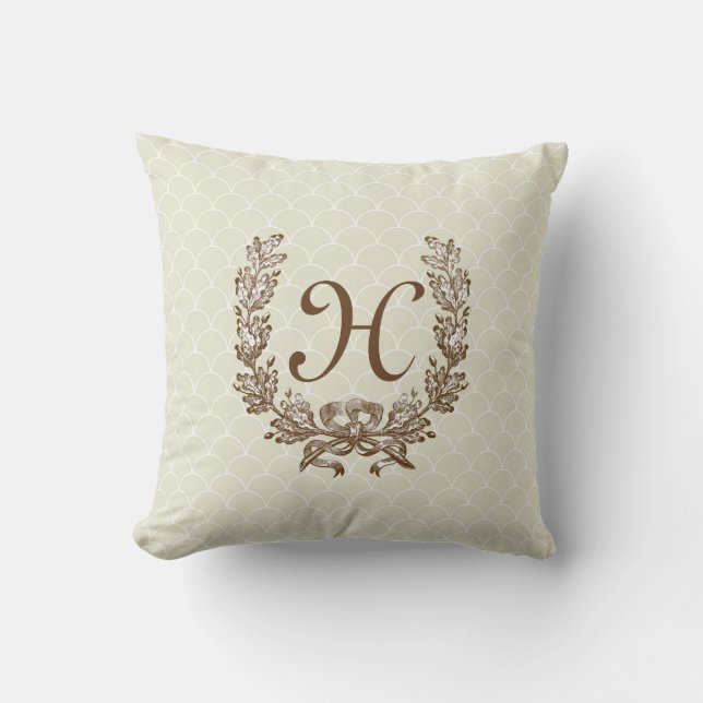  decorator Pillow w/Monogrammed Wreater Kussen (Voorkant)