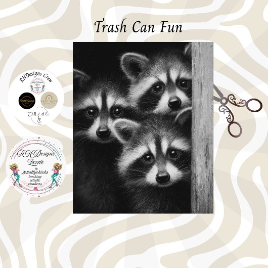 Decoupage 3 Raccoons Peeking Out Barn Door Tissuepapier