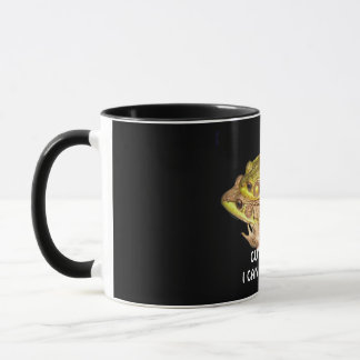Découpez-le ! Je ne peux pas respirer la tasse de