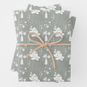 Deegwaren grijze vaas van bloemen en bloesems inpakpapier vel (In situ)