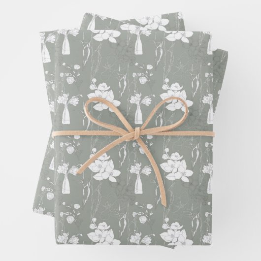 Deegwaren grijze vaas van bloemen en bloesems inpakpapier vel (In situ)