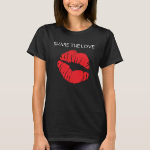 Deel The Love Kiss Me Red Lips met Lipstick 80s T-shirt
