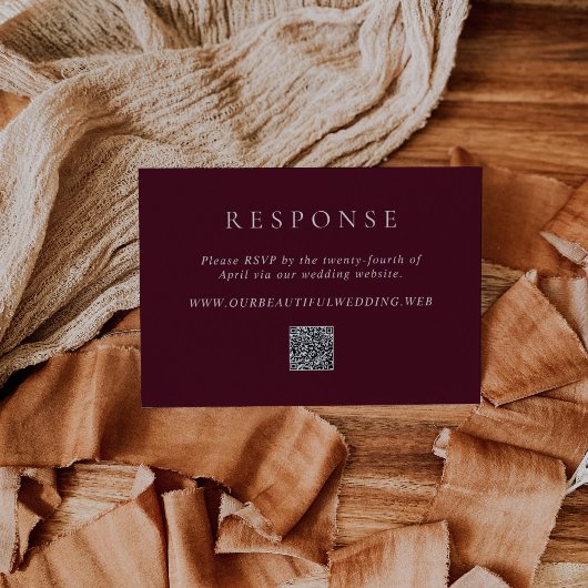 Deep Burgundy Elegant QR Code Classic Wedding RSVP Kaartje