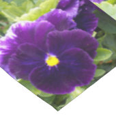 Deep Paarse Pansy Struiken Tafelkleed (Gekanteld)