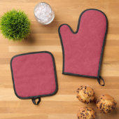 Deep pink  textured swirling  pattern ovenwant & pannenlap set (Top down)
