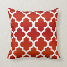 Deep Red en White Quatrefoil Pattern