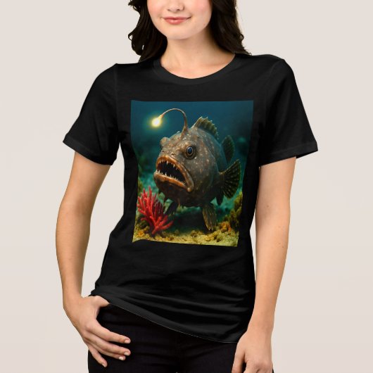 Deep Zee Glow: de zeeduivel Tri-Blend Shirt (Voorkant)