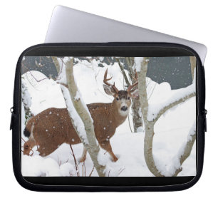 Deer Buck in Snow Laptop Sleeve