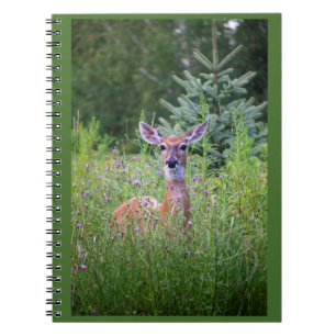 Deer in de bloemrijke diketfotolaptop notitieboek