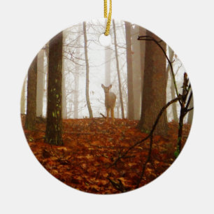 Deer in de vuist keramisch ornament