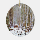 Deer in the snow, licking leg keramisch ornament (Links)