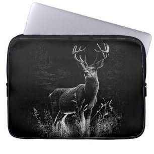 Deer met geweien per veld en boom laptop sleeve