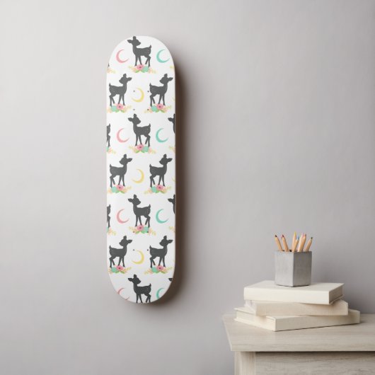 Deer Pattern, Baby Deer, Boho, Flowers, Moon Skateboard (Muurkunst)