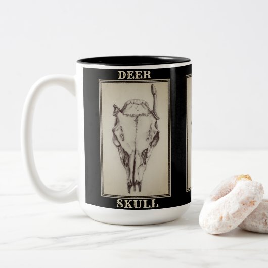 "Deer Skull" zwarte en witte hoge mok (Met donut)